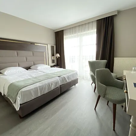 Frankfurt 4*