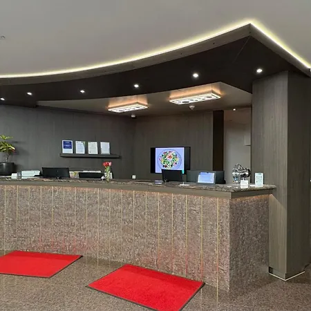 Frankfurt 4*