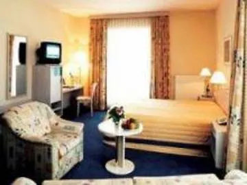 Frankfurt Hotel 4*